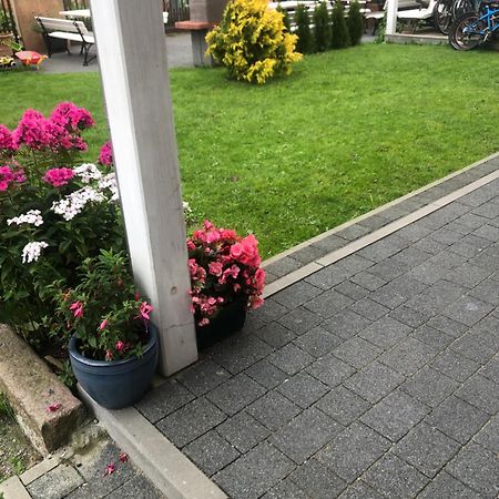 Pokoje Goscinne U Znajomej Ujście-Darłowskie Exterior foto